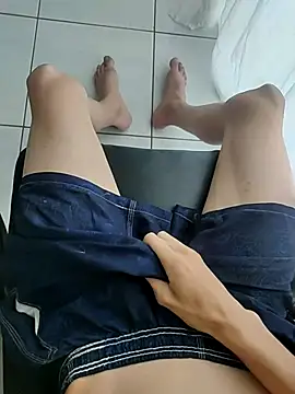 Snapshot of bnnzin chatting on November 30, 6:34 pm bnnzin online show from November 30, 6:34 pm