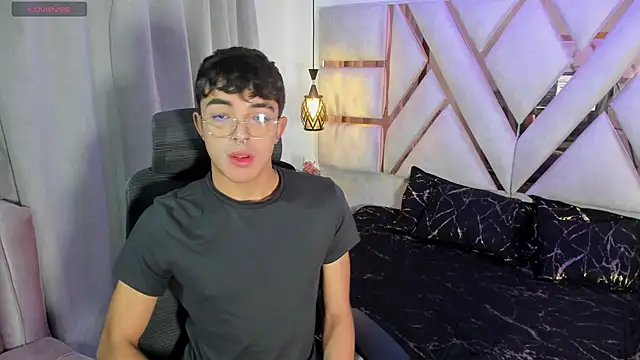 sayronvg online show from November 19, 11:54 am