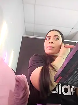 Snapshot of Monserrat_J chatting on November 30, 12:20 pm Monserrat J online show from November 30, 12:20 pm