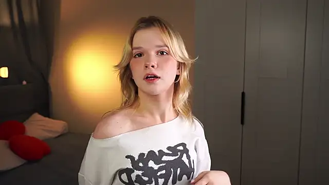 PhillisEsplin online show from November 22, 7:46 pm