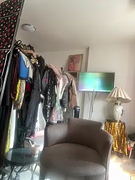 Motherbigbus online show from March 19, 4:55 pm