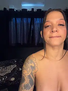 Snapshot of biadominatrix chatting on June 2, 1:13 pm biadominatrix online show from June 2, 1:13 pm