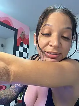 Snapshot of biadominatrix chatting on June 3, 1:25 pm biadominatrix online show from June 3, 1:25 pm