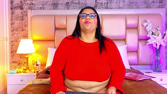 Snapshot of SelennaCooper chatting on February 12, 12:00 pm SelennaCooper online show from February 12, 12:00 pm