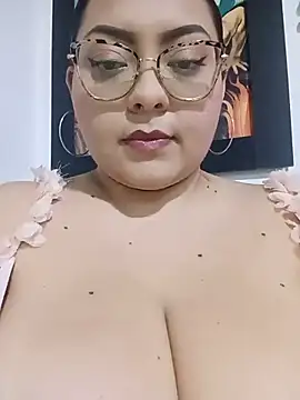 Snapshot of Anna_Lucia88 chatting on July 10, 8:29 am Anna Lucia88 online show from July 10, 8:29 am