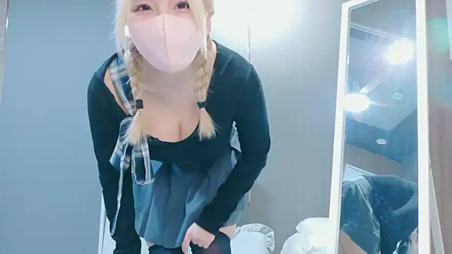 Snapshot of niko-jpn chatting on February 7, 11:36 am niko-jpn online show from February 7, 11:36 am