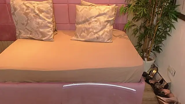 SpicyCarlaXX online show from March 13, 8:04 pm