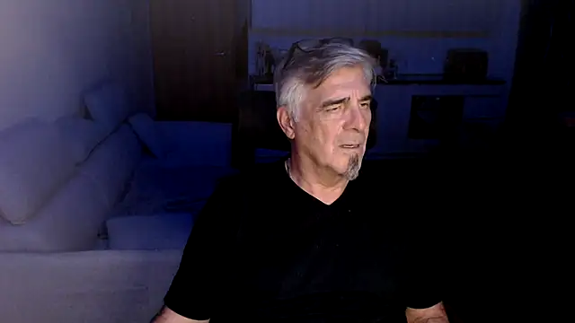 Buidapest online show from March 15, 3:01 am