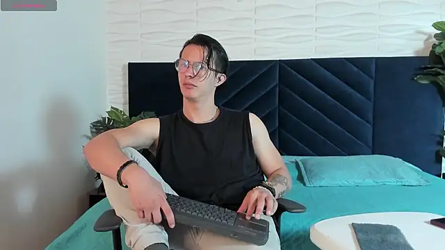 Brandon starkk online show from March 21, 11:59 am