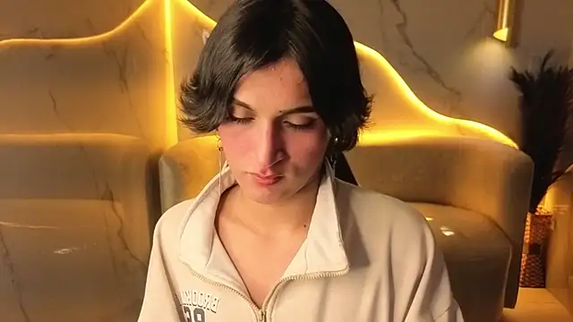 Snapshot of zoe_tp chatting on December 2, 7:53 pm zoe tp online show from December 2, 7:53 pm