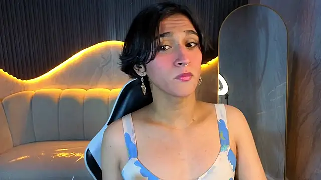 Snapshot of zoe_tp chatting on December 17, 8:04 pm zoe tp online show from December 17, 8:04 pm