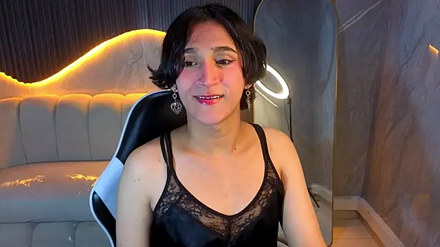 Snapshot of zoe_tp chatting on December 21, 7:43 pm zoe tp online show from December 21, 7:43 pm