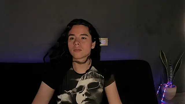 Snapshot of Angel-umbra chatting on November 27, 8:33 pm Angel-umbra online show from November 27, 8:33 pm