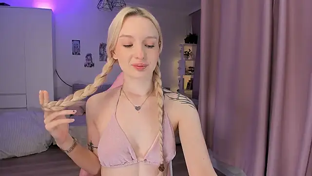 Tiffany Paw online show from March 8, 3:21 am