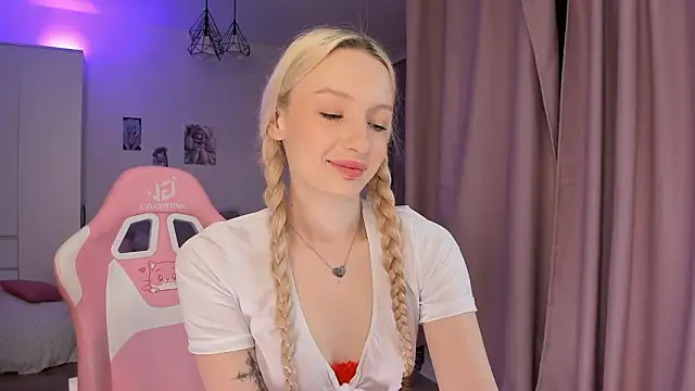 Tiffany Paw online show from March 17, 3:33 am