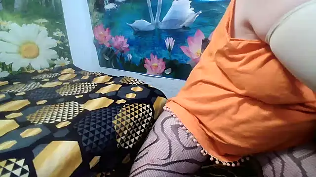 AnnaXGoldX online show from May 16, 1:10 pm