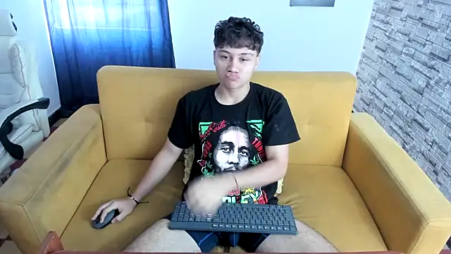 Snapshot of esteban_rios_ chatting on November 29, 12:41 pm esteban rios online show from November 29, 12:41 pm