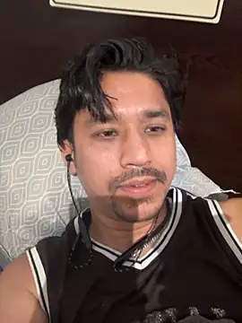 Snapshot of Jhonneeey chatting on November 17, 1:11 am Jhonneeey online show from November 17, 1:11 am