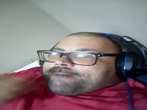 Snapshot of ricardobolinha chatting on November 17, 4:51 am ricardobolinha online show from November 17, 4:51 am