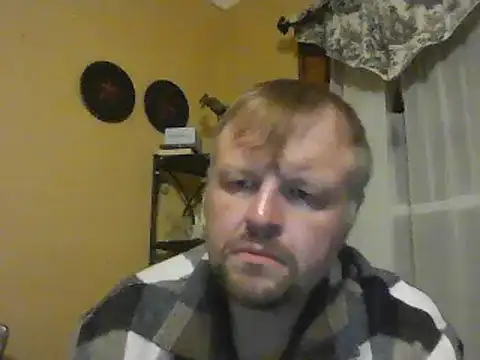 Snapshot of TheOneDonShaun chatting on November 24, 8:36 am TheOneDonShaun online show from November 24, 8:36 am