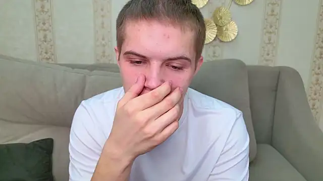 Snapshot of Piter_Ward chatting on December 4, 8:39 pm Piter Ward online show from December 4, 8:39 pm