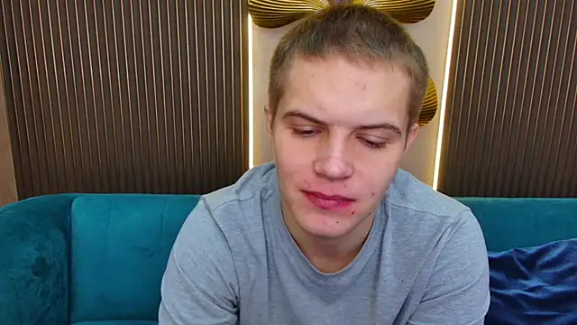 Snapshot of Piter_Ward chatting on December 5, 8:27 pm Piter Ward online show from December 5, 8:27 pm