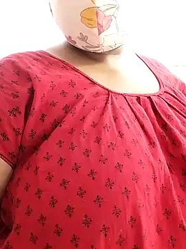 CUTE-LOVE-SWEETS online show from July 31, 4:50 pm