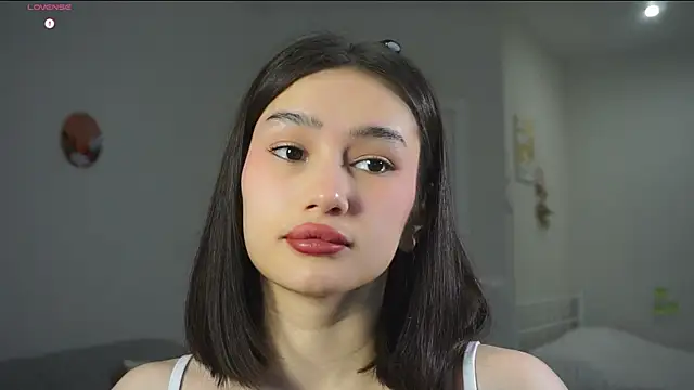 SoftLuna online show from November 18, 5:12 am