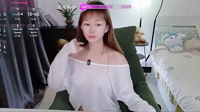 YuYu317 online show from December 15, 11:14 am