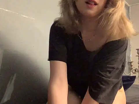 Snapshot of chaton_blanche chatting on May 29, 6:06 pm chaton blanche online show from May 29, 6:06 pm