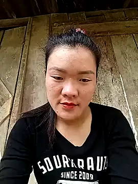 Snapshot of meomeo-00 chatting on January 18, 4:05 am meomeo-00 online show from January 18, 4:05 am