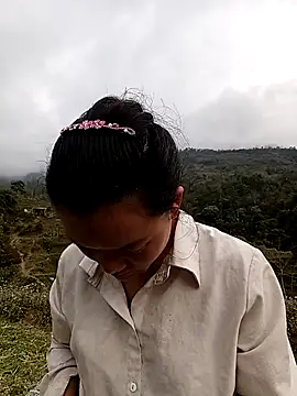 Snapshot of meomeo-00 chatting on February 24, 2:09 am meomeo-00 online show from February 24, 2:09 am