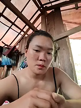 Snapshot of meomeo-00 chatting on May 3, 10:10 am meomeo-00 online show from May 3, 10:10 am