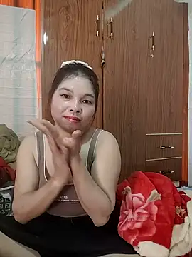 Snapshot of Cover-baa chatting on December 2, 7:03 am Cover-baa online show from December 2, 7:03 am