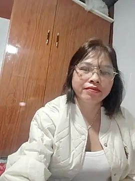 Snapshot of Cover-baa chatting on December 13, 7:53 pm Cover-baa online show from December 13, 7:53 pm