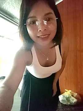 Snapshot of Cover-baa chatting on December 23, 12:08 am Cover-baa online show from December 23, 12:08 am