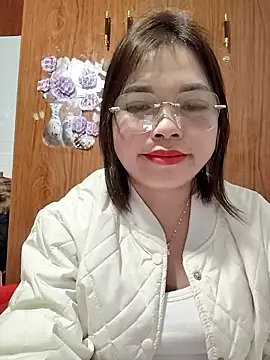 Snapshot of Cover-baa chatting on January 8, 10:01 pm Cover-baa online show from January 8, 10:01 pm