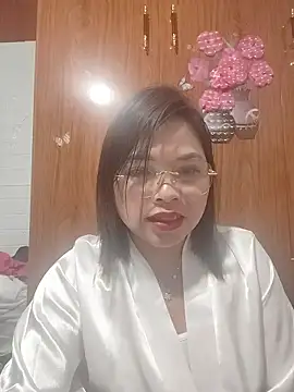 Snapshot of Cover-baa chatting on January 13, 11:04 am Cover-baa online show from January 13, 11:04 am