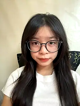 Snapshot of mau155_ chatting on November 18, 7:02 am mau155 online show from November 18, 7:02 am