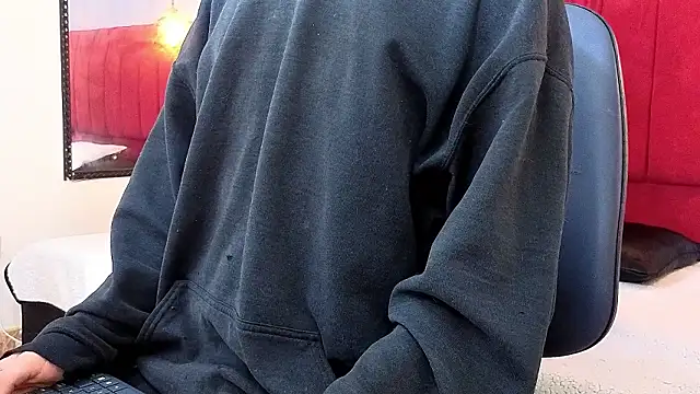 Snapshot of James_Adams_01 chatting on February 3, 1:27 pm James Adams 01 online show from February 3, 1:27 pm