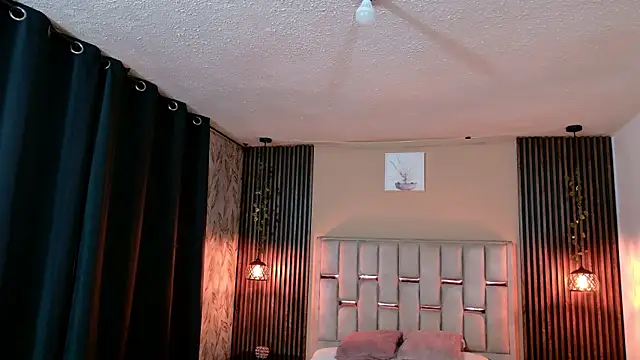 Snapshot of James_Adams_01 chatting on February 13, 1:07 pm James Adams 01 online show from February 13, 1:07 pm