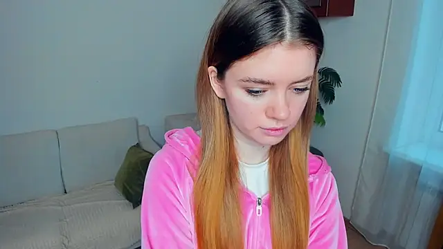 AngelesBenitz online show from November 29, 7:11 am