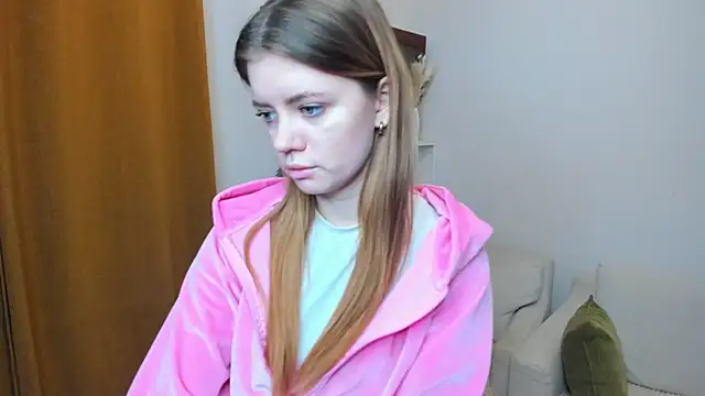 AngelesBenitz online show from December 3, 6:43 am