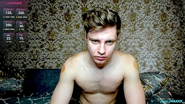 Maxhornyblondieman online show from March 19, 9:13 am