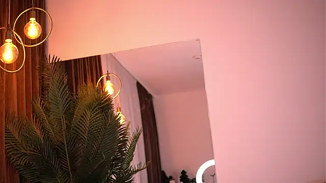 Snapshot of LuvCaprice chatting on January 5, 5:27 pm LuvCaprice online show from January 5, 5:27 pm