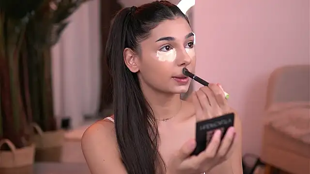 Snapshot of LuvCaprice chatting on January 10, 2:52 pm LuvCaprice online show from January 10, 2:52 pm