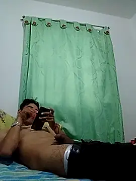 noah77  online show from March 17, 1:58 pm