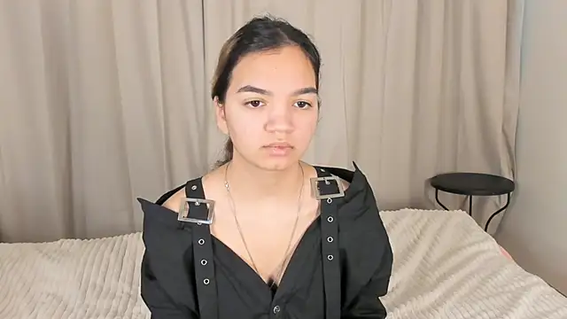 Snapshot of CoreenLuebbers chatting on November 21, 8:02 am CoreenLuebbers online show from November 21, 8:02 am