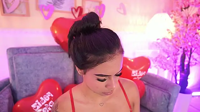 MeganLowell online show from February 14, 7:32 pm