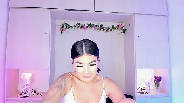 ShirleyJones  online show from November 27, 8:00 pm